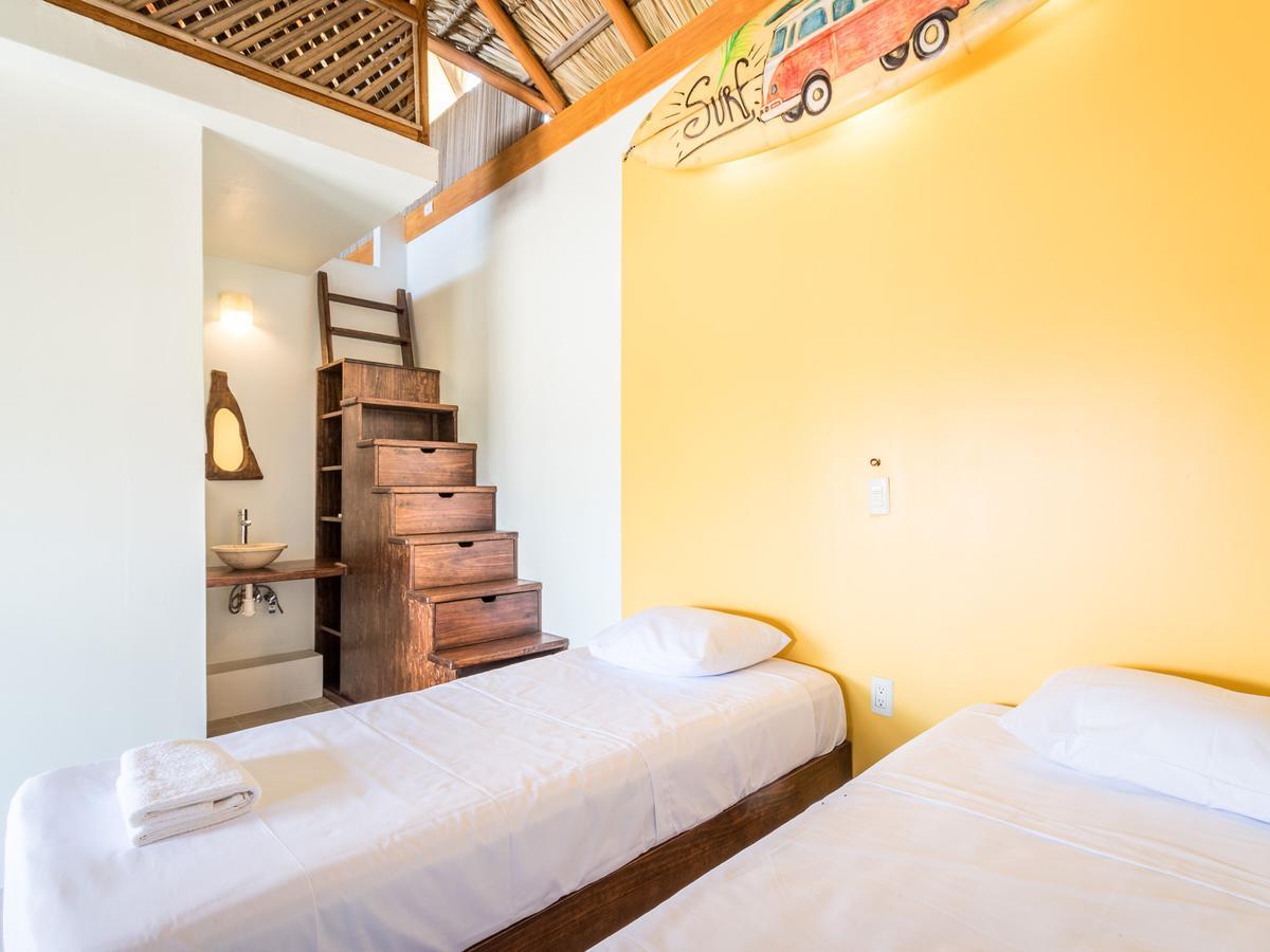 Brisas de Zicatela Experiencia Surf Camp 호스텔 외부 사진