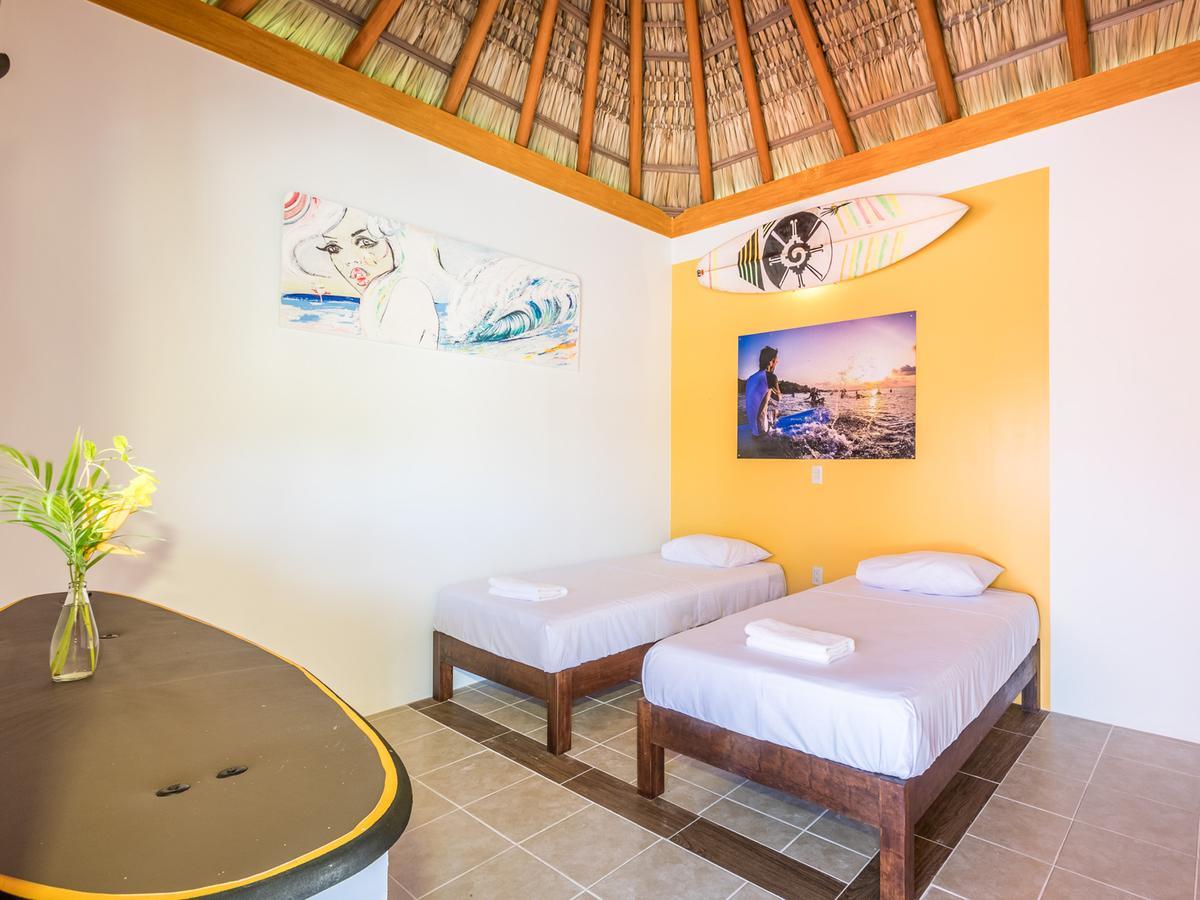 Brisas de Zicatela Experiencia Surf Camp 호스텔 외부 사진