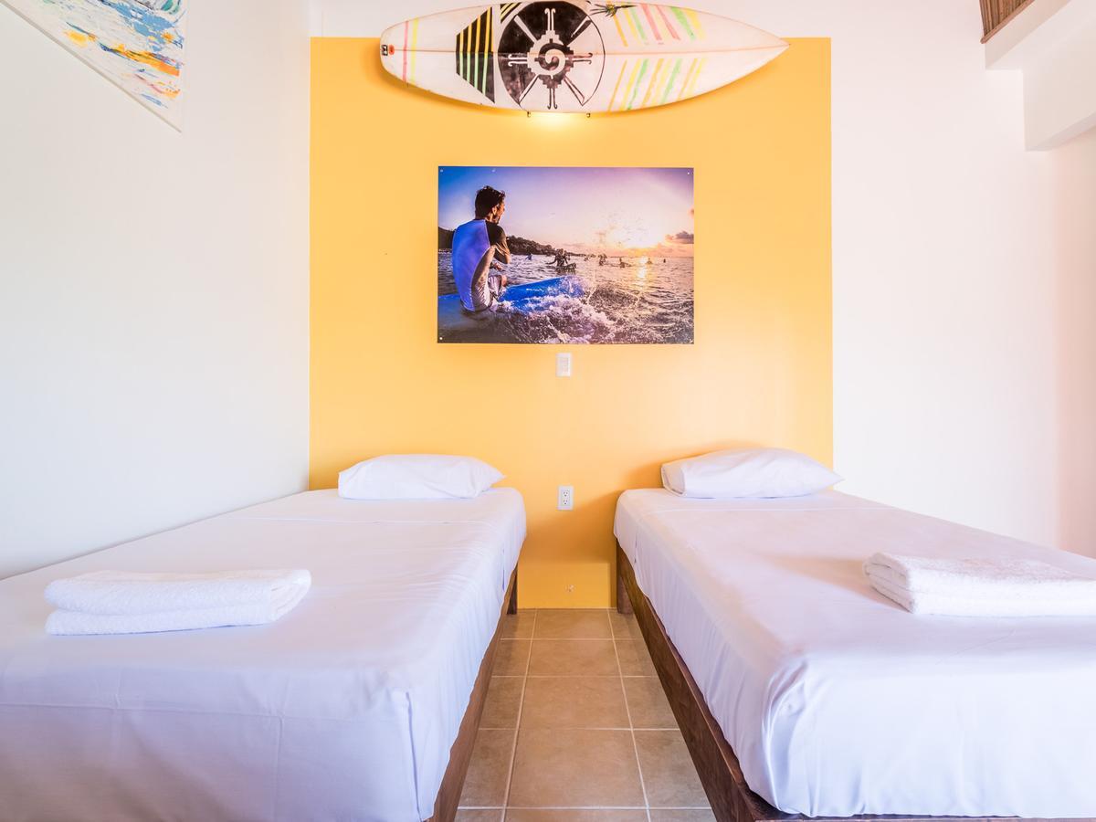 Brisas de Zicatela Experiencia Surf Camp 호스텔 외부 사진