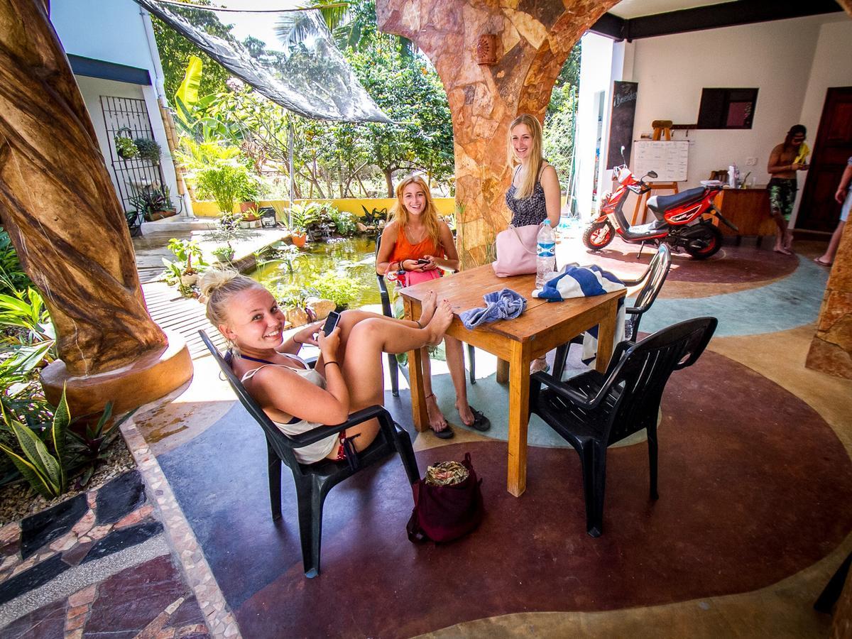 Brisas de Zicatela Experiencia Surf Camp 호스텔 외부 사진