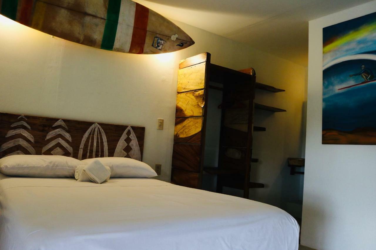 Brisas de Zicatela Experiencia Surf Camp 호스텔 외부 사진