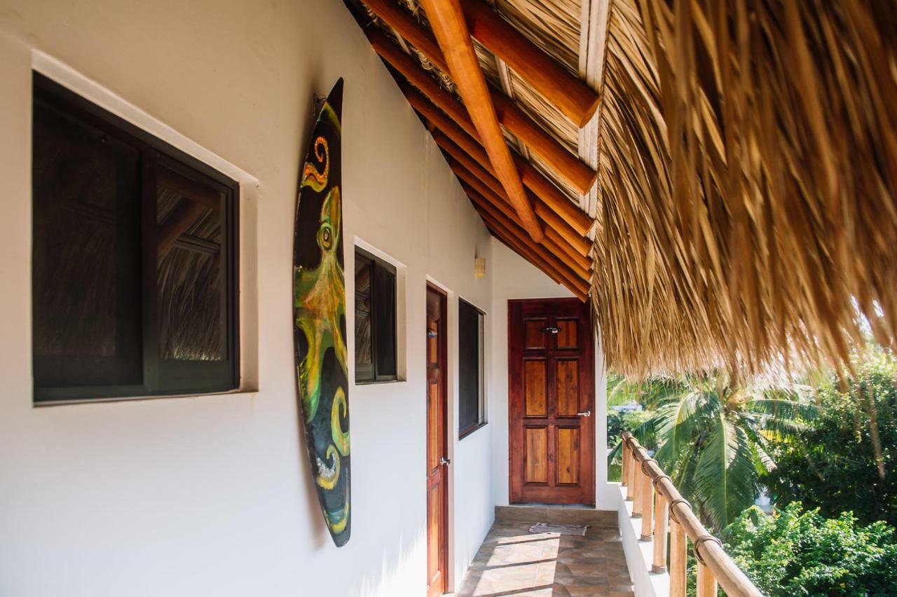 Brisas de Zicatela Experiencia Surf Camp 호스텔 외부 사진