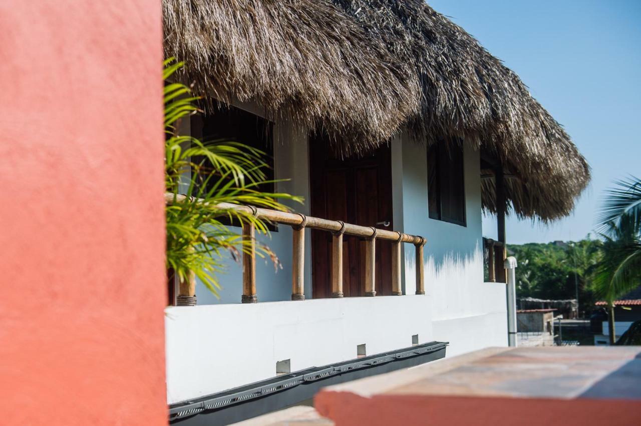 Brisas de Zicatela Experiencia Surf Camp 호스텔 외부 사진