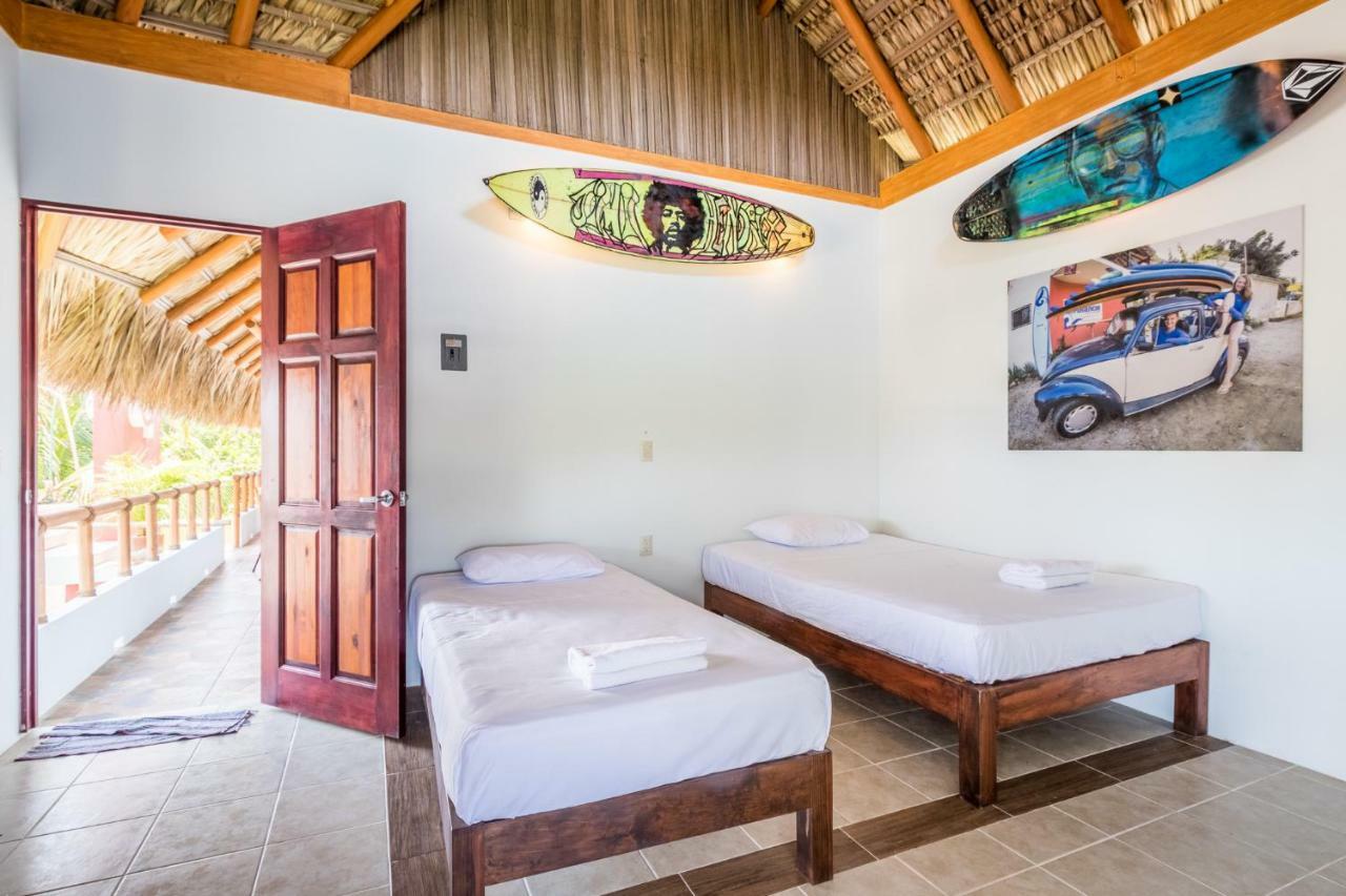 Brisas de Zicatela Experiencia Surf Camp 호스텔 외부 사진